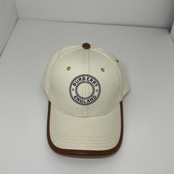 Burberry hat - Picture 2 of 5